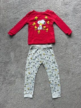 Peanuts Red Top and Gray Snoopy Print Pajama Set